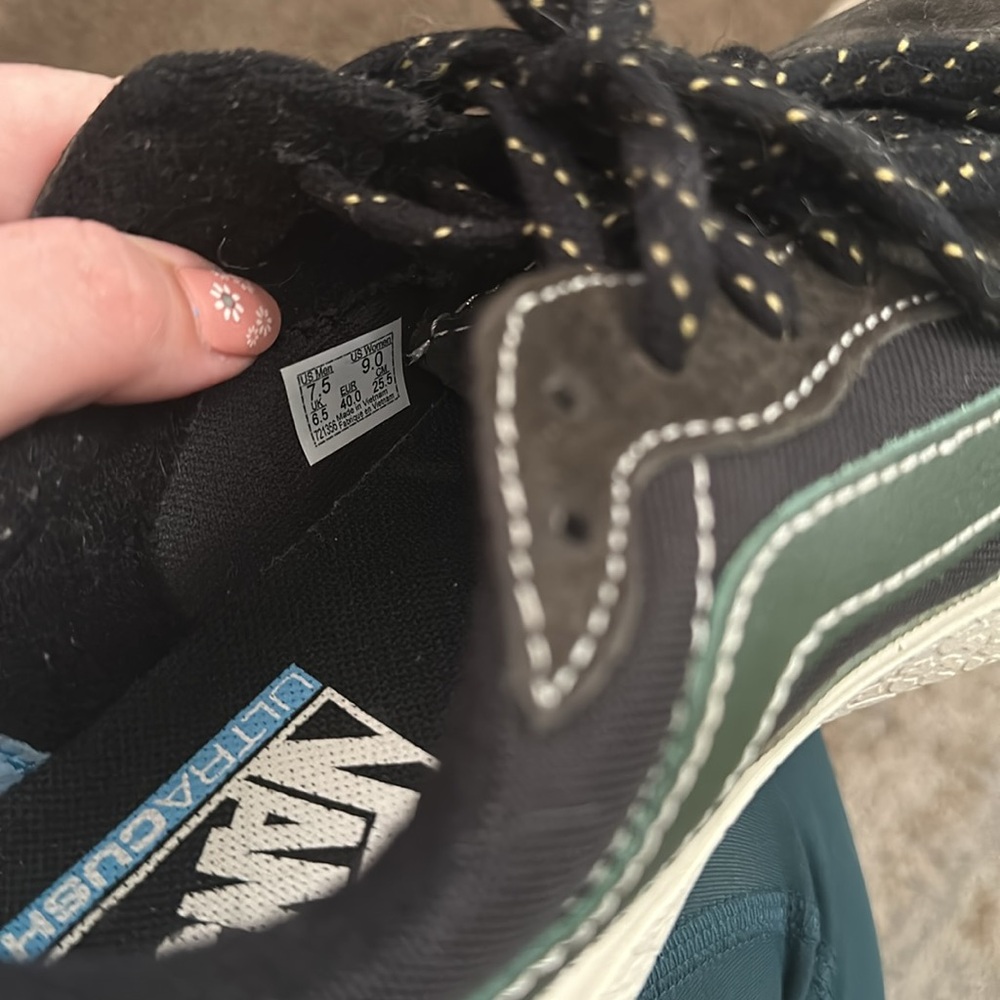 Vans UltraRange Shoes - Picture 4 of 7